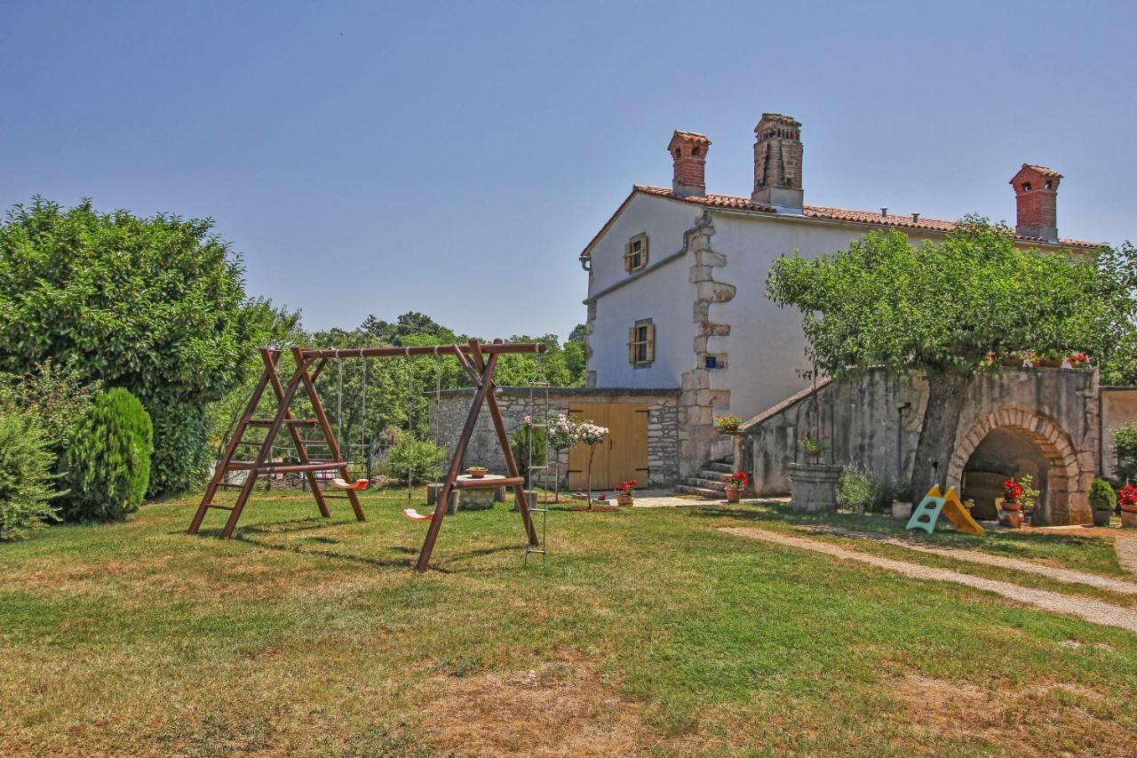 Erika In Sumber Villa Nedeščina Eksteriør billede